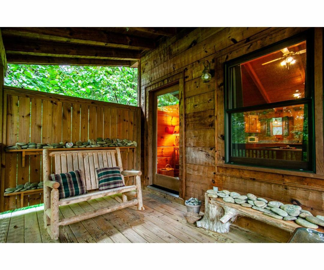 Peekaboo With Hot Tub, Pool Table, And Jacuzzi Villa Pigeon Forge Ngoại thất bức ảnh