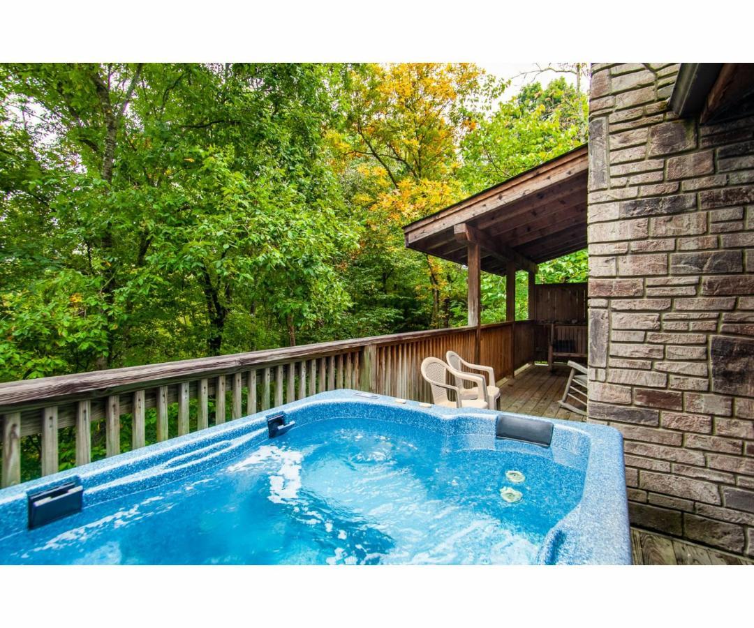 Peekaboo With Hot Tub, Pool Table, And Jacuzzi Villa Pigeon Forge Ngoại thất bức ảnh