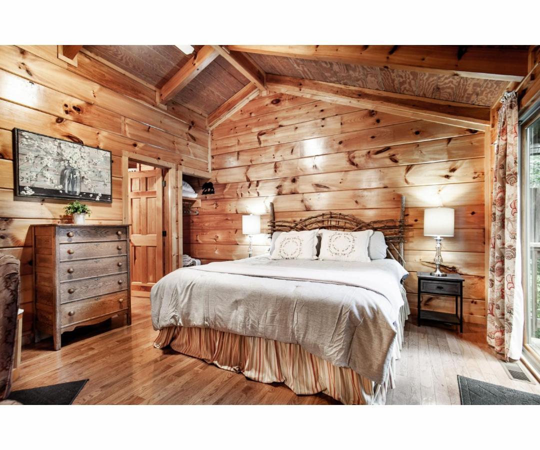 Peekaboo With Hot Tub, Pool Table, And Jacuzzi Villa Pigeon Forge Ngoại thất bức ảnh