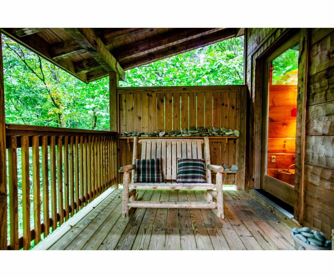 Peekaboo With Hot Tub, Pool Table, And Jacuzzi Villa Pigeon Forge Ngoại thất bức ảnh