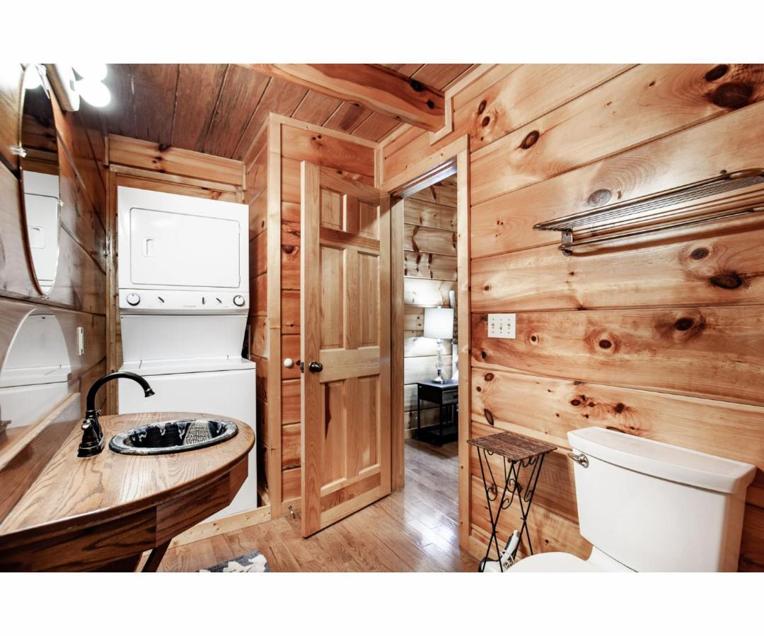 Peekaboo With Hot Tub, Pool Table, And Jacuzzi Villa Pigeon Forge Ngoại thất bức ảnh