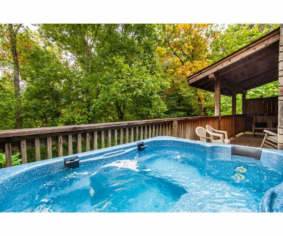 Peekaboo With Hot Tub, Pool Table, And Jacuzzi Villa Pigeon Forge Ngoại thất bức ảnh