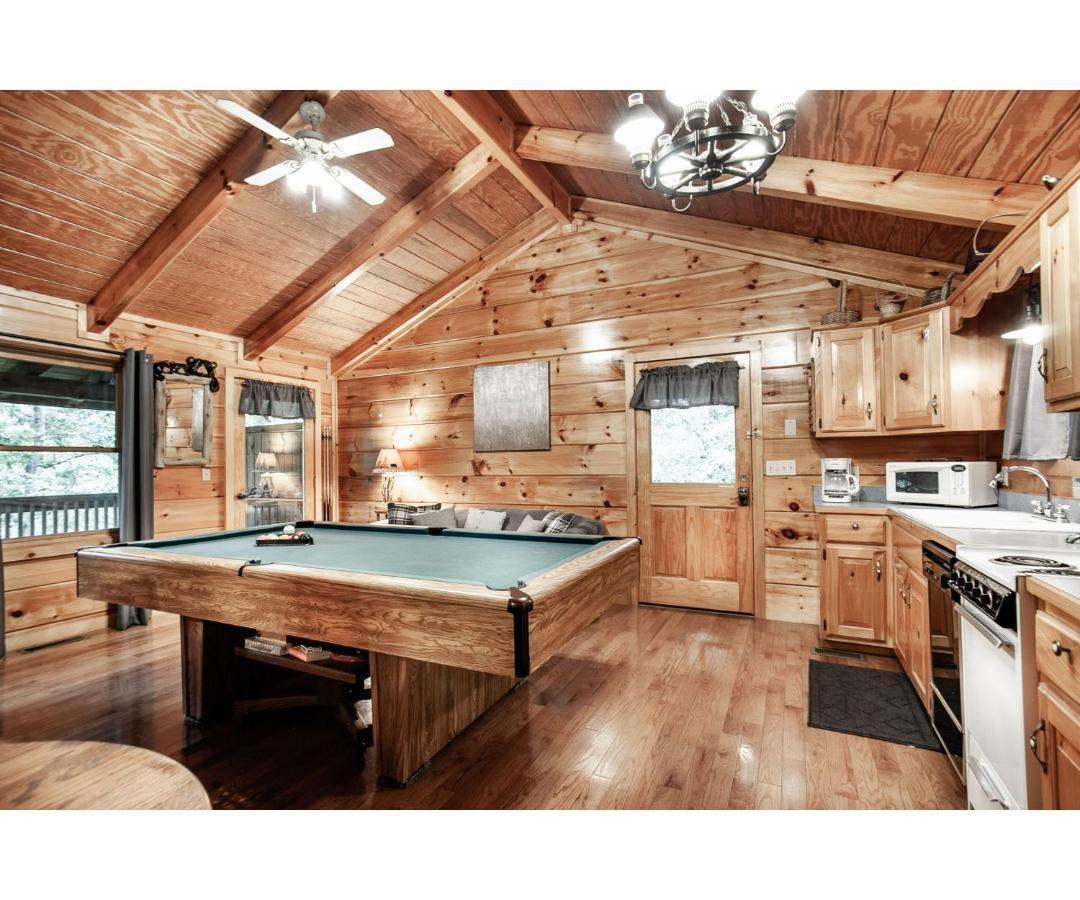 Peekaboo With Hot Tub, Pool Table, And Jacuzzi Villa Pigeon Forge Ngoại thất bức ảnh